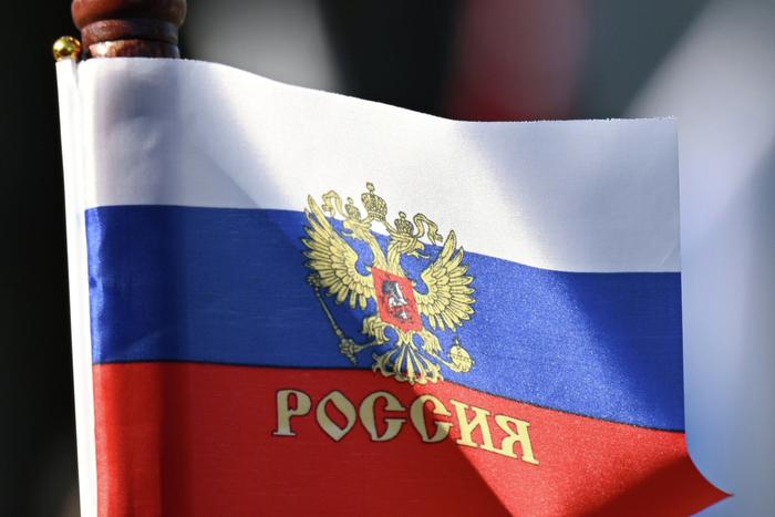 На герб России вернули православные кресты: обновление на сайте Кремля