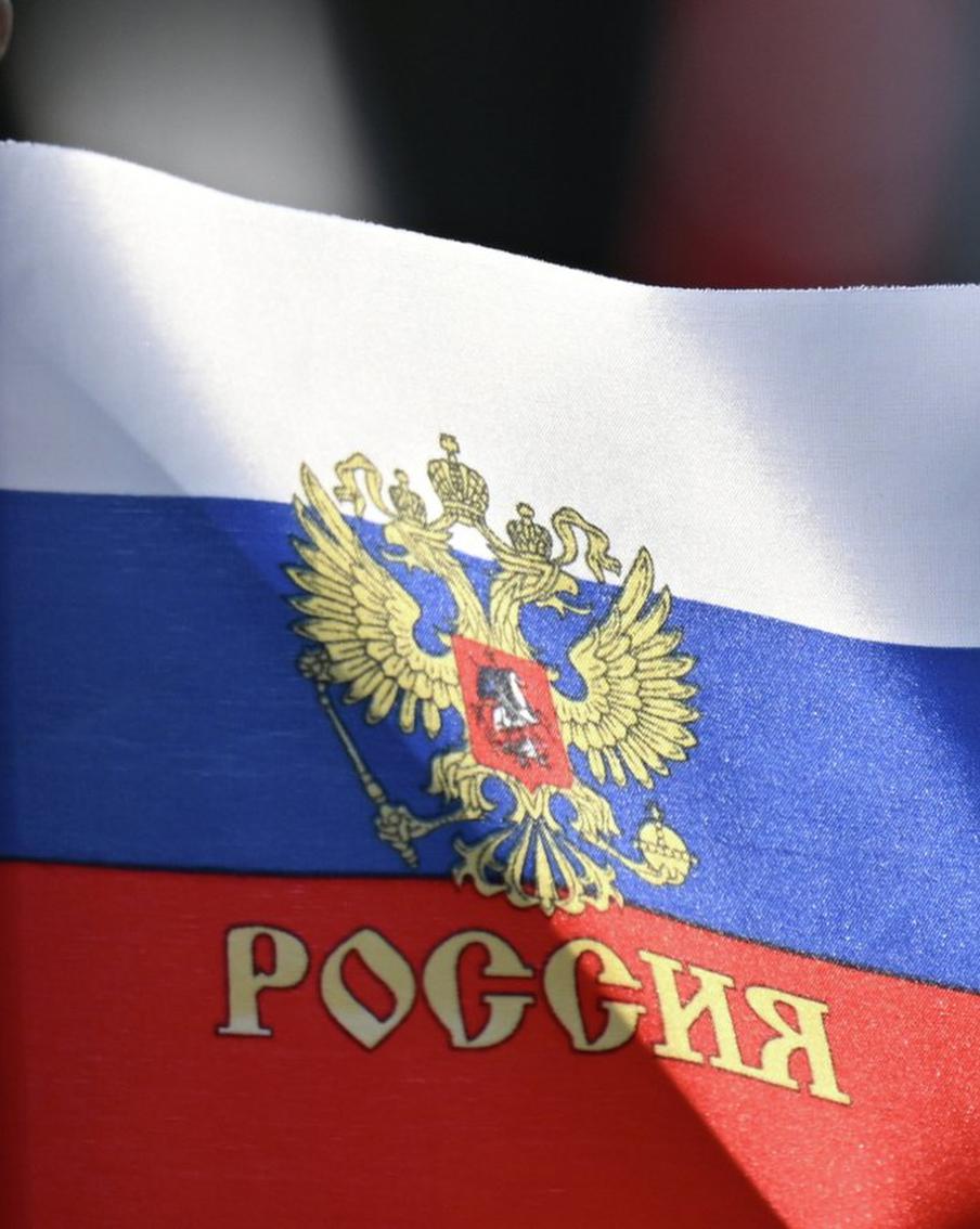 На герб России вернули православные кресты: обновление на сайте Кремля