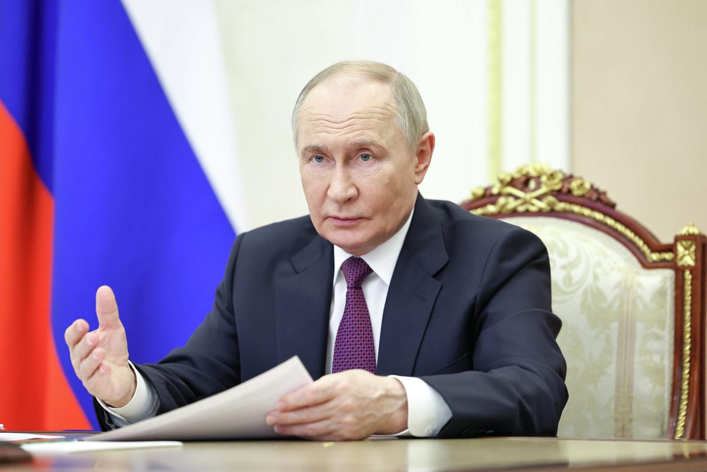 Президент России Владимир Путин сообщил о создании в Сумской области буферной зоны