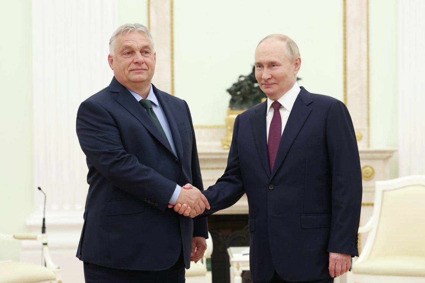 Почему Венгрию могут лишить права голоса в Евросоюзе и причём тут Россия