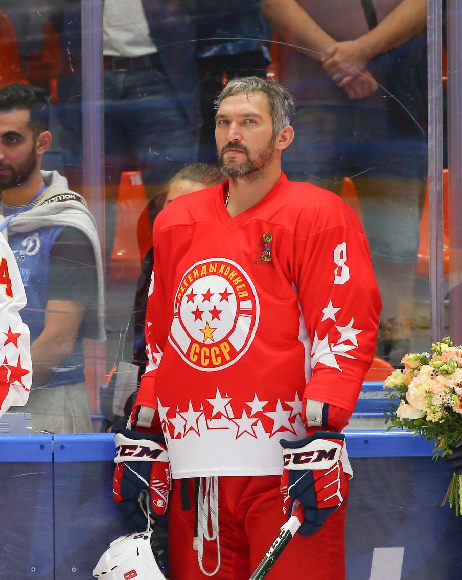 Побивший рекорд Уэйна Гретцки в НХЛ Александр Овечкин планирует вернуться в Москву в ближайшее время