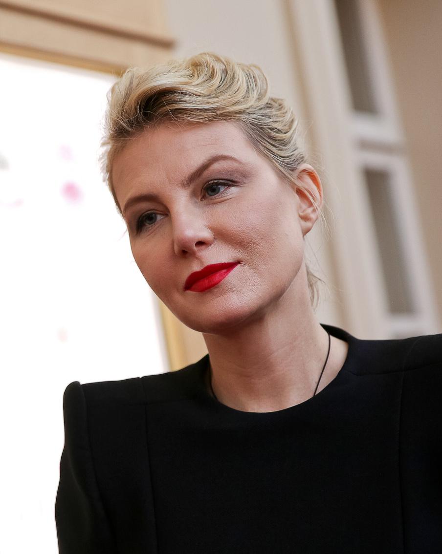 Суд отменил ранее принятое решение о взыскании с актрисы Ренаты Литвиновой задолженности за коммунальные услуги