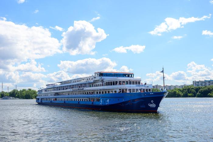 Стало известно, сколько пассажиров отправились в речные круизы за первый месяц сезона навигации