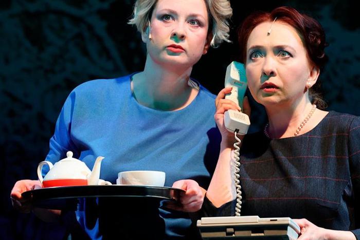 Куда идти в понедельник: лекция о TikTok-сериалах и спектакль о ястребе