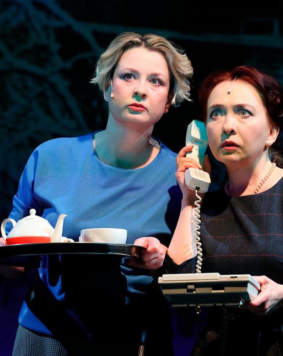 Куда идти в понедельник: лекция о TikTok-сериалах и спектакль о ястребе