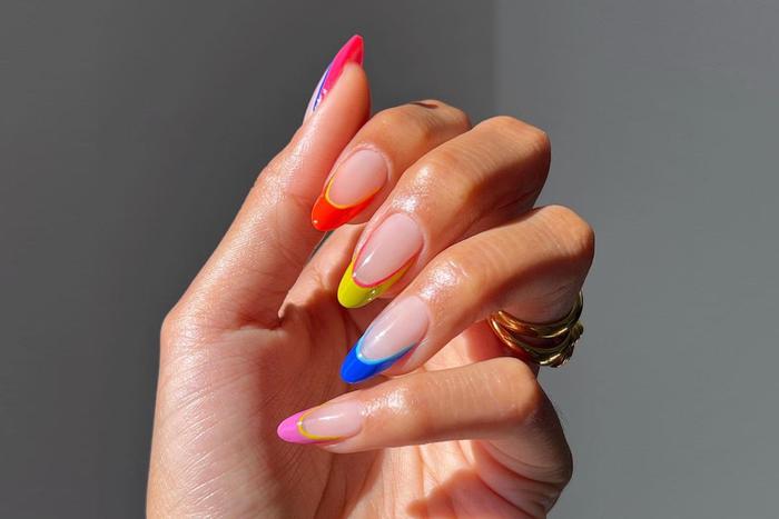 Тренды маникюра на лето: актуальные цвета и техники от эксперта
