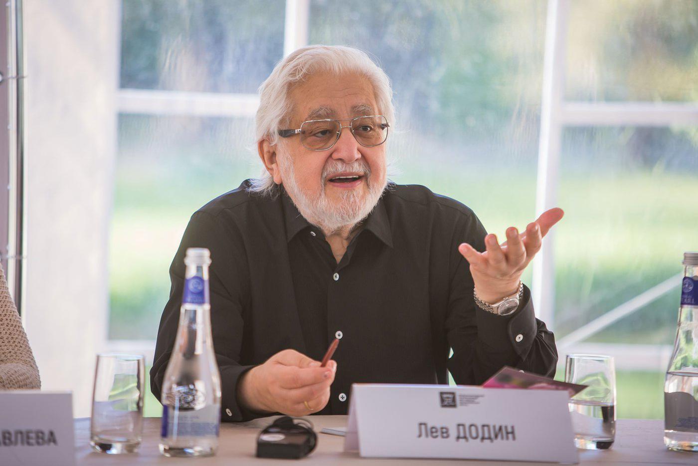 Режиссёр Лев Додин на пресс-конференции в "Мелихово".
