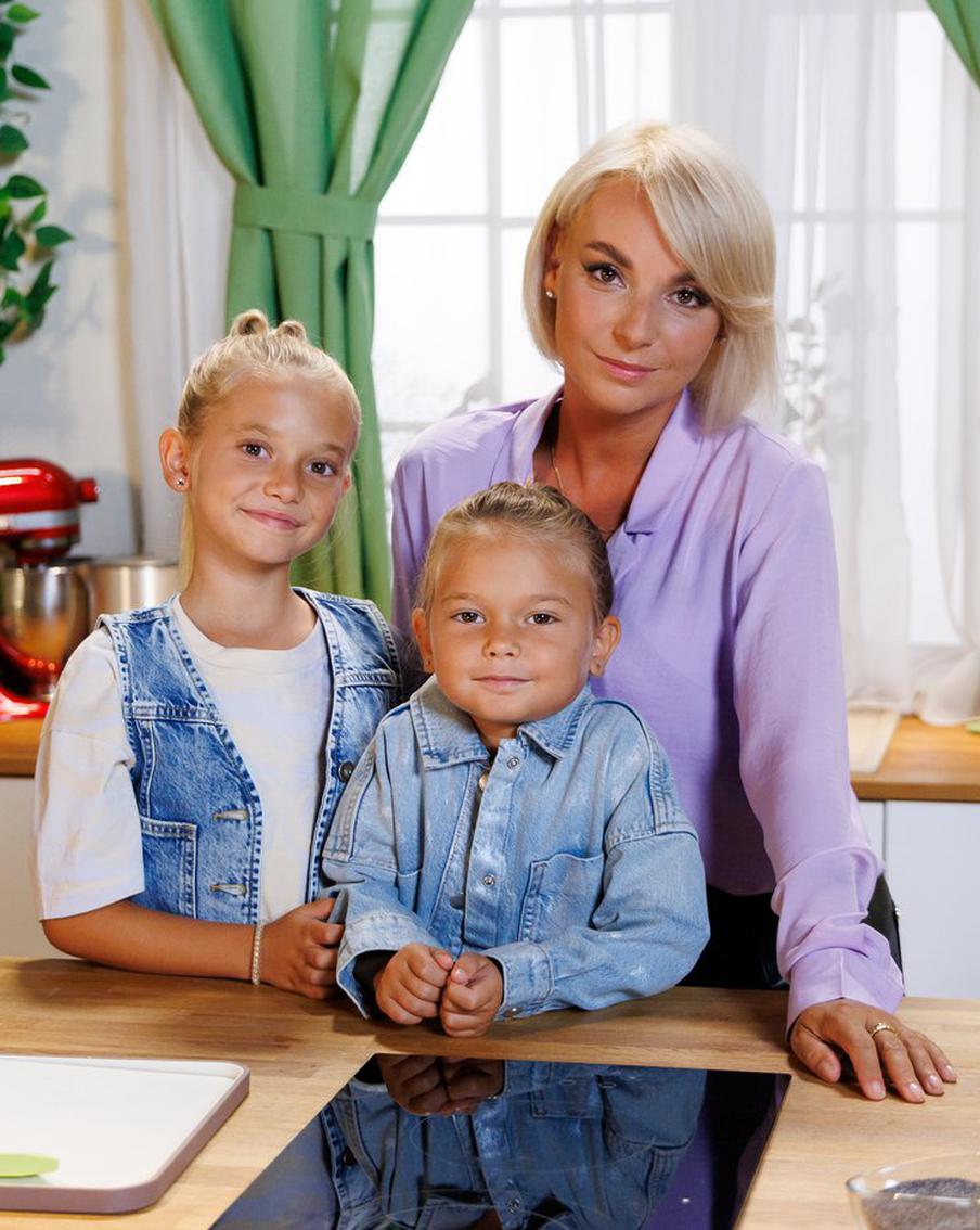 От мух, сложной домашки и неисправных лифтов: в День защиты детей юные звёзды рассказали, от чего их нужно спасать