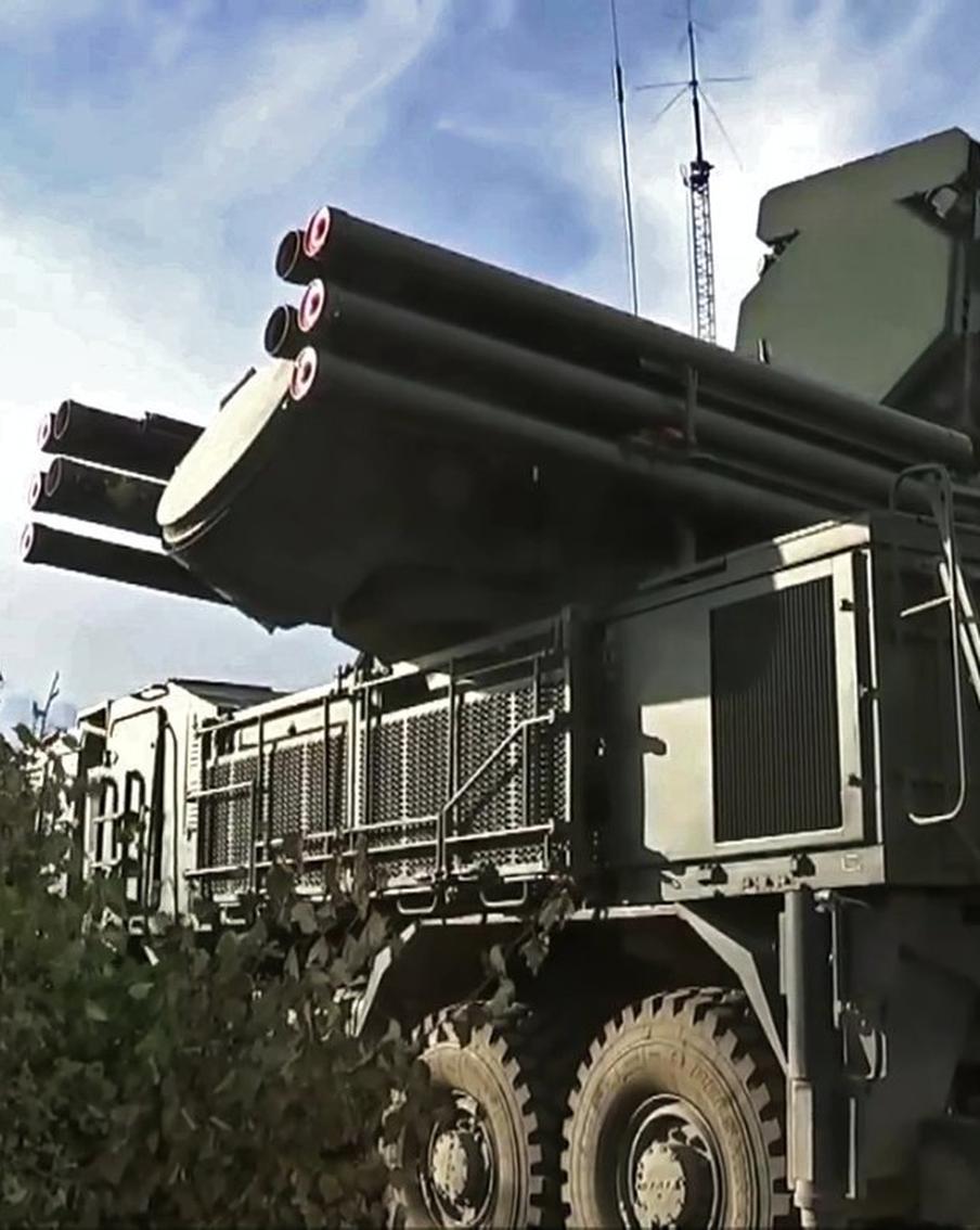 Дрон украинских нацистов сбит над Одинцово: пострадало два автомобиля