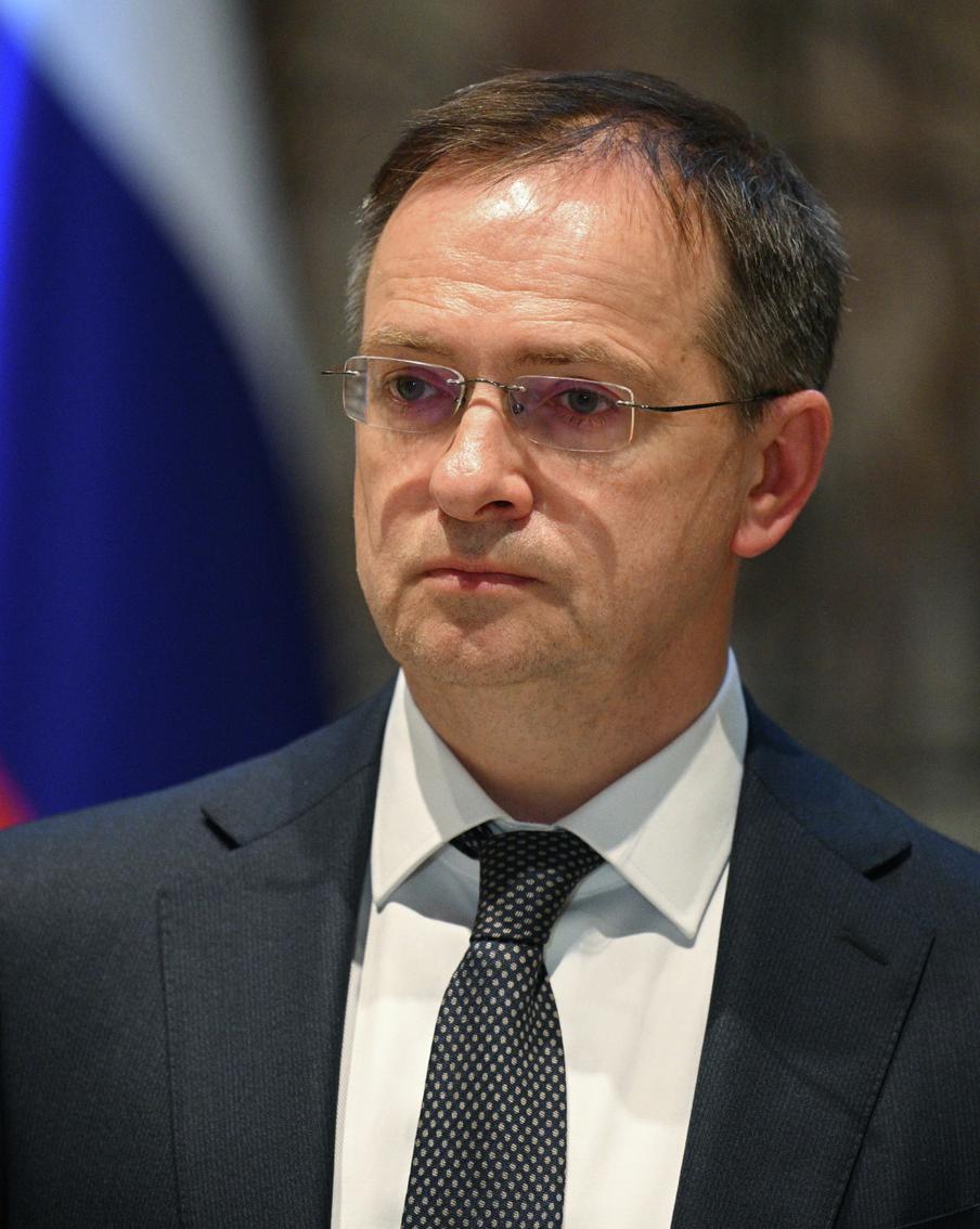 Бастрыкин поручил возбудить дело из-за угроз украинских радикалов Мединскому