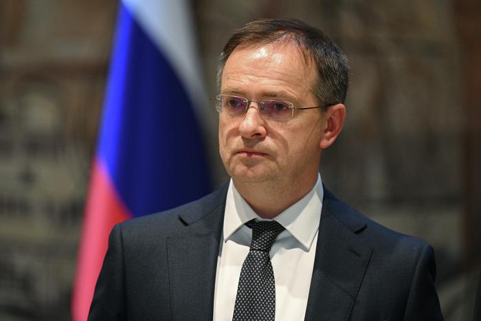 Бастрыкин поручил возбудить дело из-за угроз украинских радикалов Мединскому