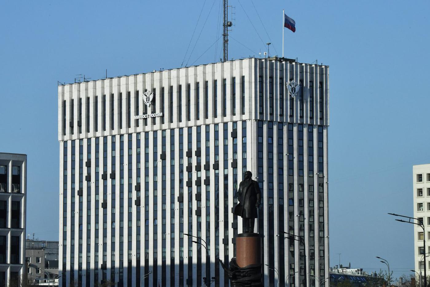 Минюст РФ не видит оснований для признания Урганта и Пугачёвой иноагентами