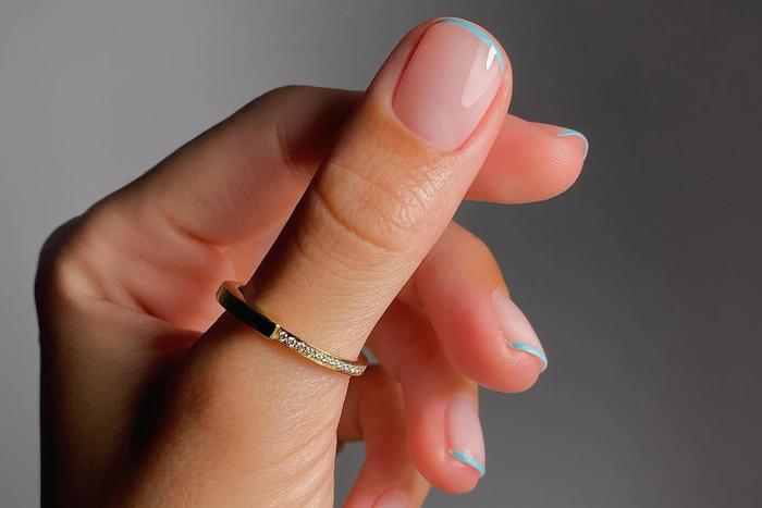 Маникюр для особых случаев: как сделать ногти стильным акцентом
