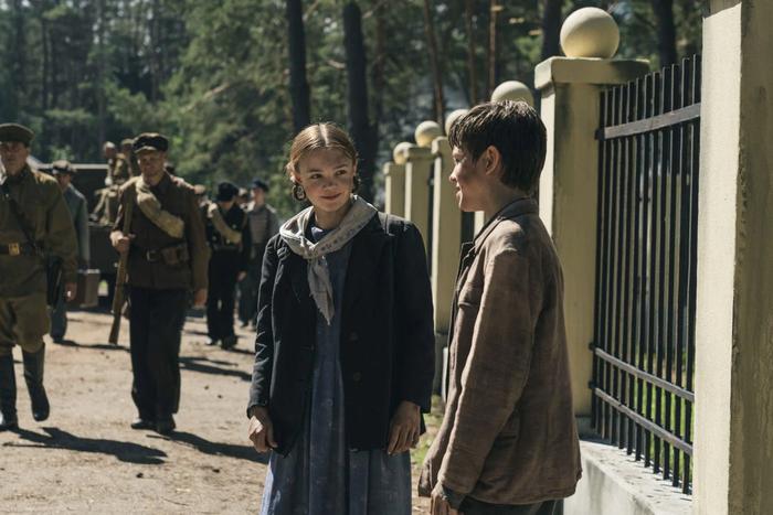 Крымский кинофестиваль "Мост": подвиги собаки на ВОВ, "Один дома" по-русски