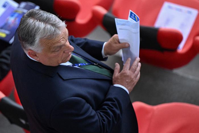 "Вернём Европе былое величие!": Орбан собрал правых и раскритиковал ЕС