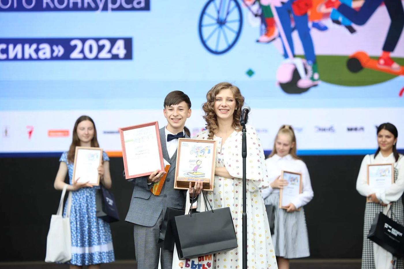 Лиза Арзамасова уже не первый год входит в жюри конкурса чтецов.