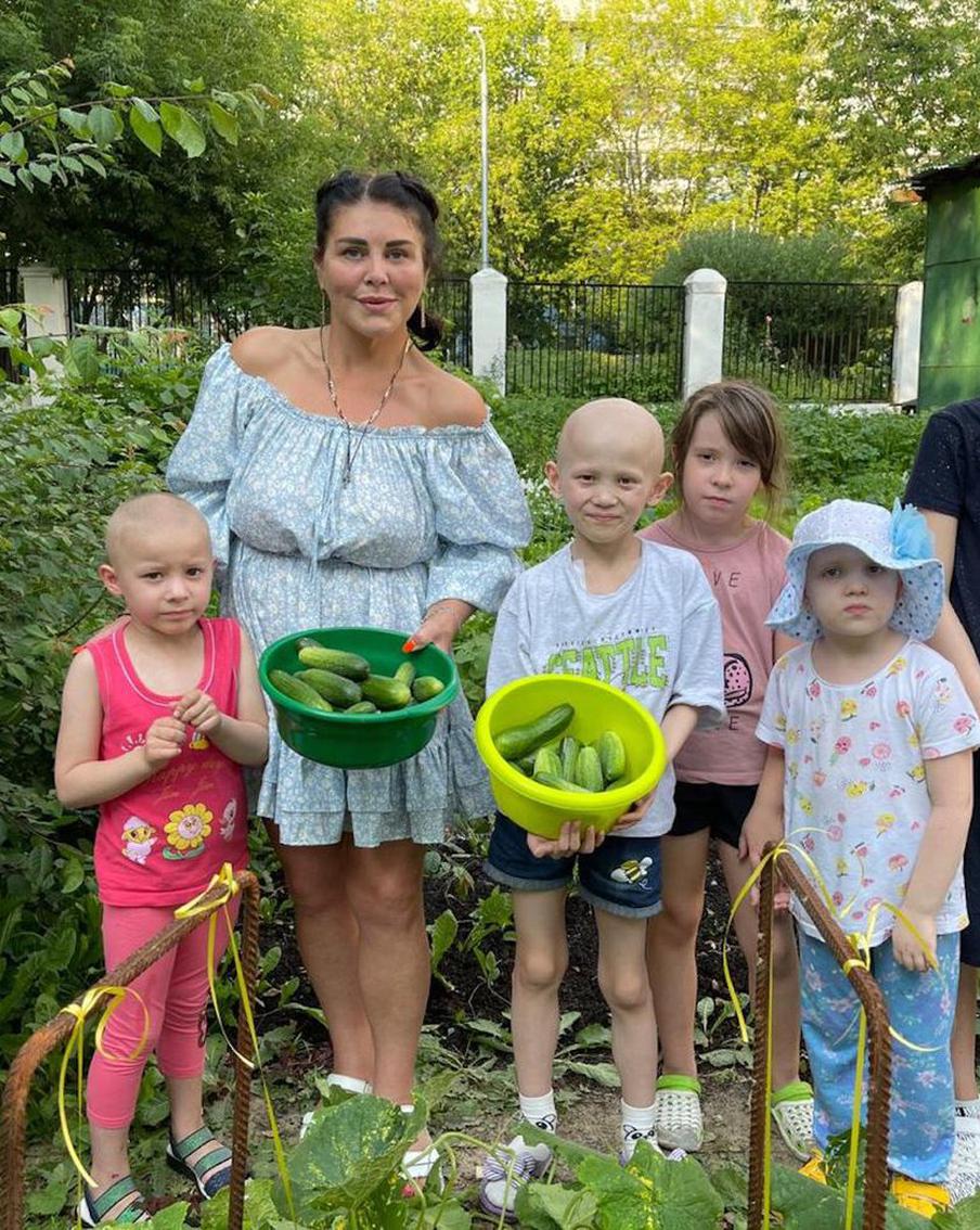 Как детская дружба помогает москвичам лечить тяжелые заболевания