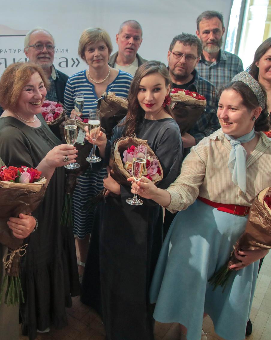 Тоталитарные секты, белорусские мифы и тюрьма: о чём пишут финалисты "Большой книги"