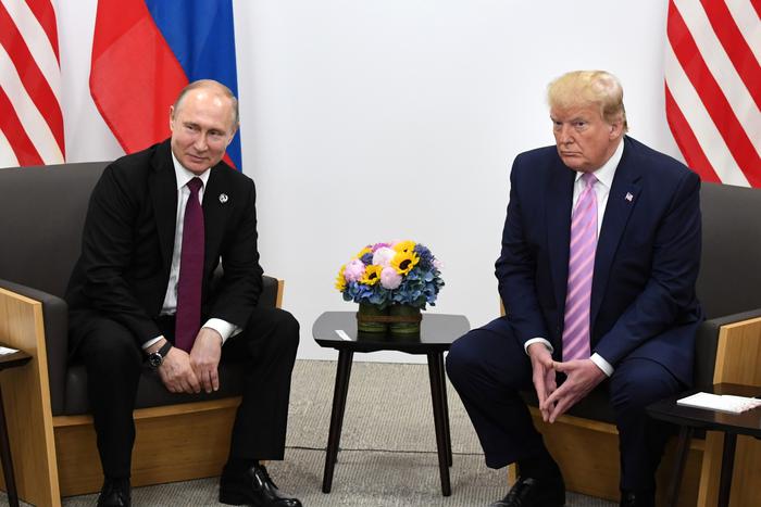 Трамп обсудил с Путиным украинскую атаку на российские аэродромы