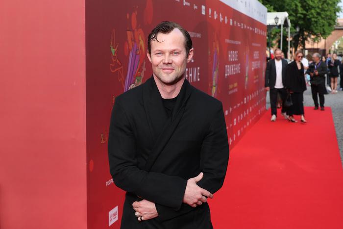 Даниил Воробьёв пишет стихи и коллекционирует людей. Актёр дал Metro необычное ассоциативное интервью