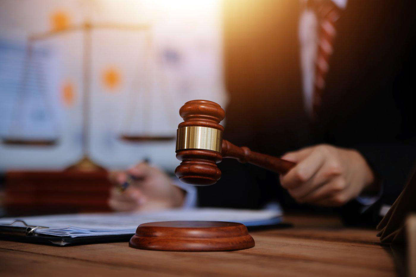Суд изберёт меру пресечения редактору URA.RU Денису Аллаярову по делу о взятке