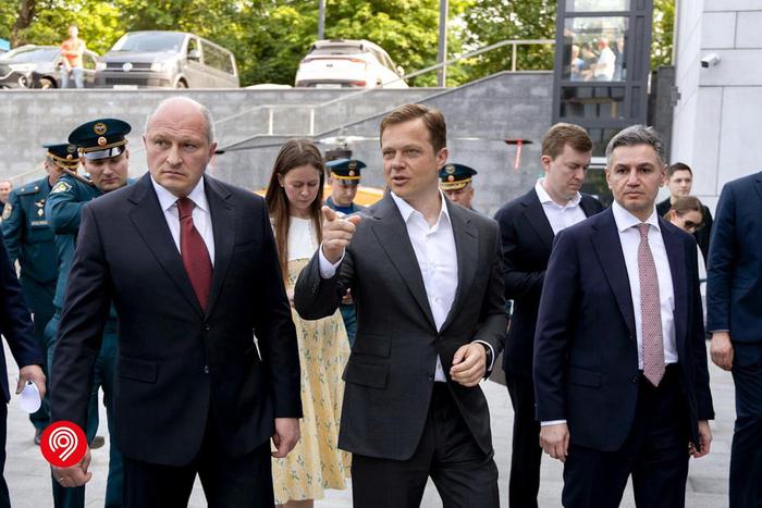 Максим Ликсутов и Александр Куренков обсудили электротранспорт на стратегической сессии