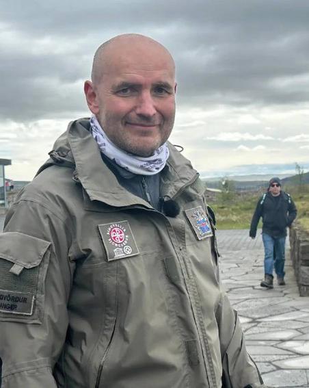 Как бывшие президенты рисовали собак и чистили туалеты