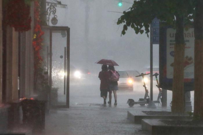 Синоптик рассказал о резком ухудшении погоды в Москве во второй половине дня в субботу