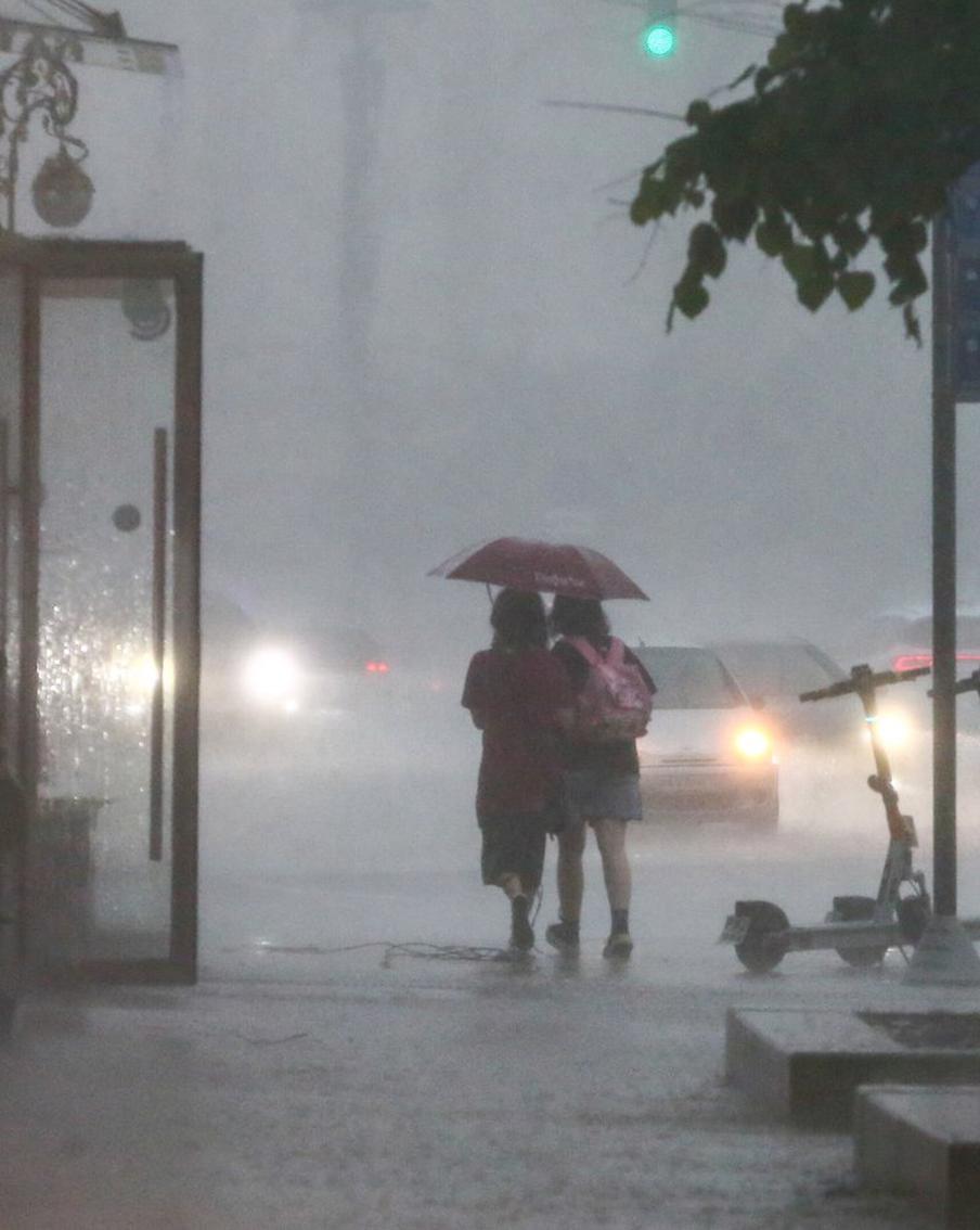 Синоптик рассказал о резком ухудшении погоды в Москве во второй половине дня в субботу