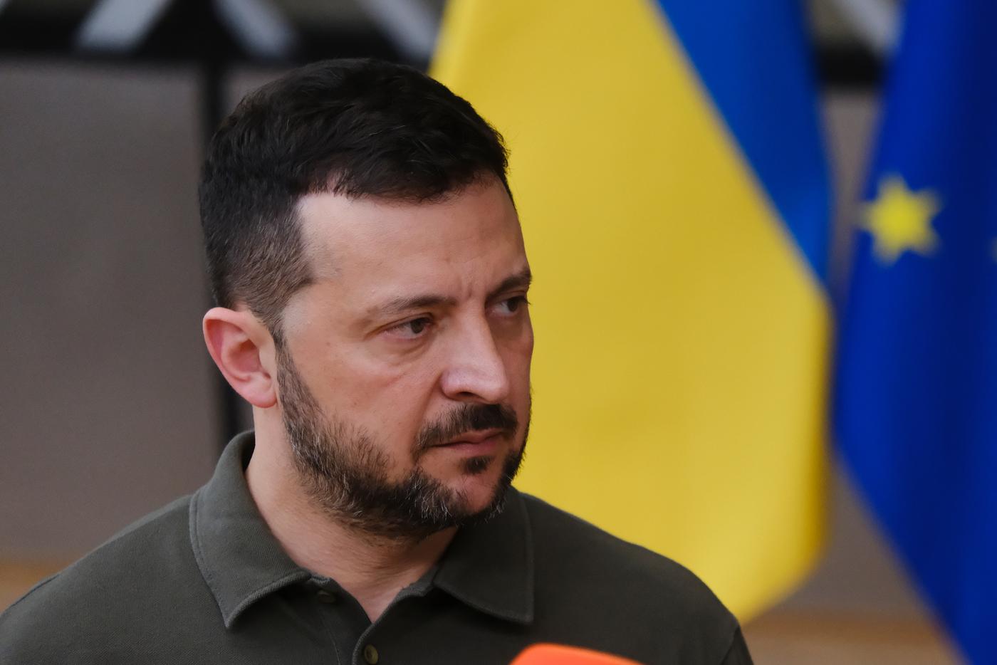 Зеленский рассказал подробности проведения украинской атаки на российские аэродромы