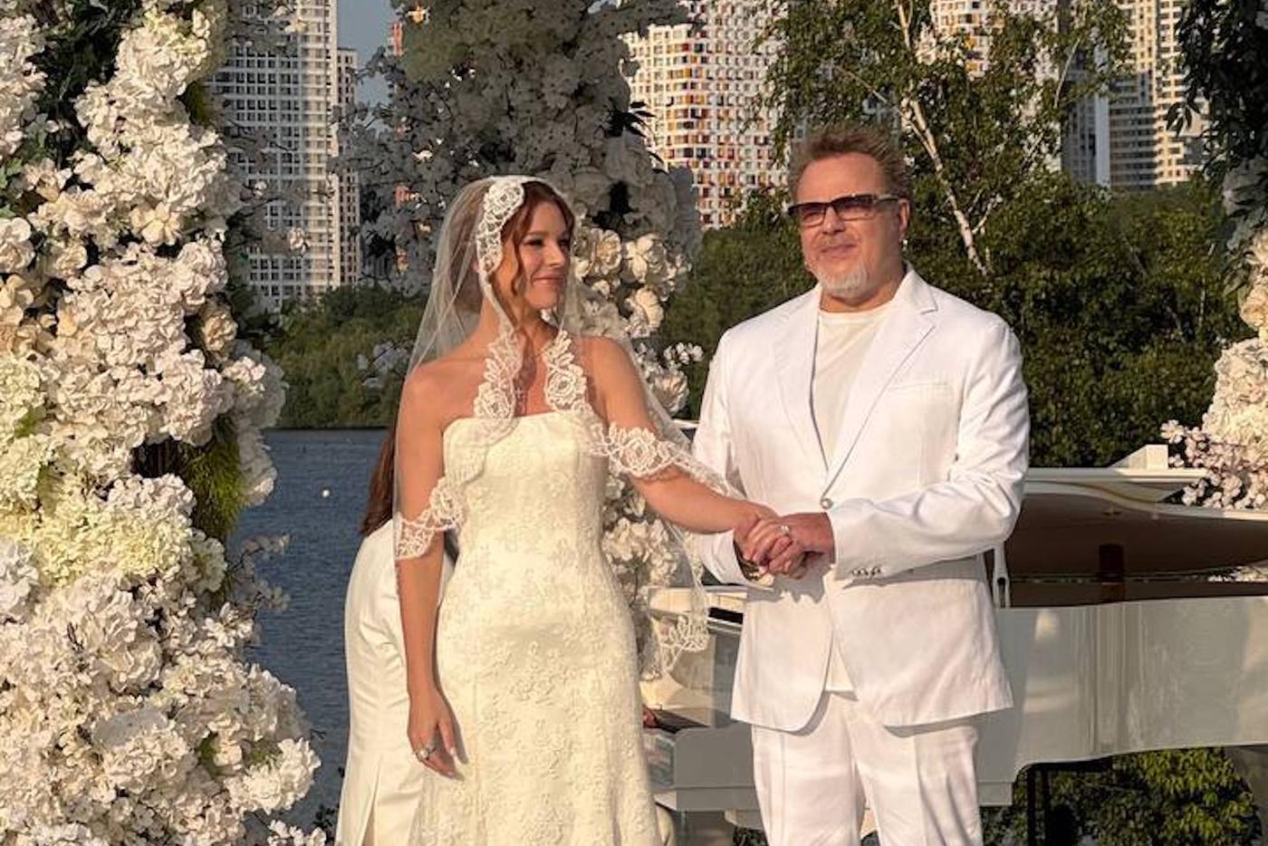 Свадьба на бис: как Владимир Пресняков и Наталья Подольская отметили 20-летие своей любви