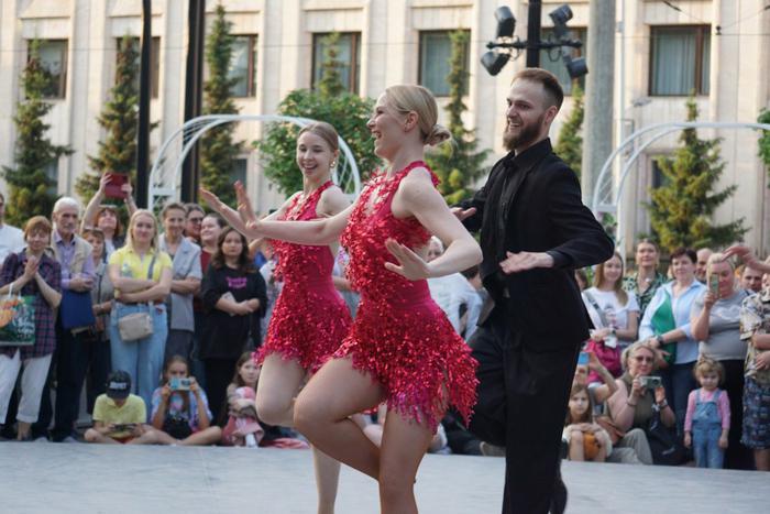 Москвичей научат отжигать буги-вуги и не бояться начинать новые танцевальные направления