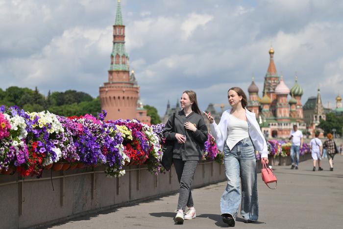 Афиша на 9 июня: отправляемся на интеллектуальную прогулку, суём нос в писательские тайны и ищем золото