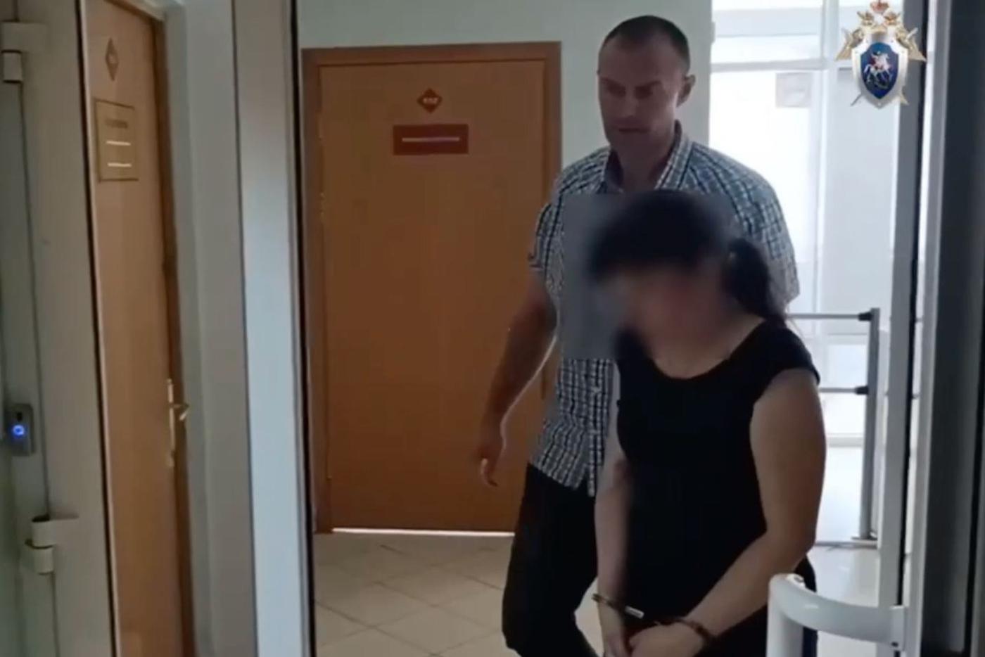 В Подмосковье мать могла задушить собственную дочь поясом от халата