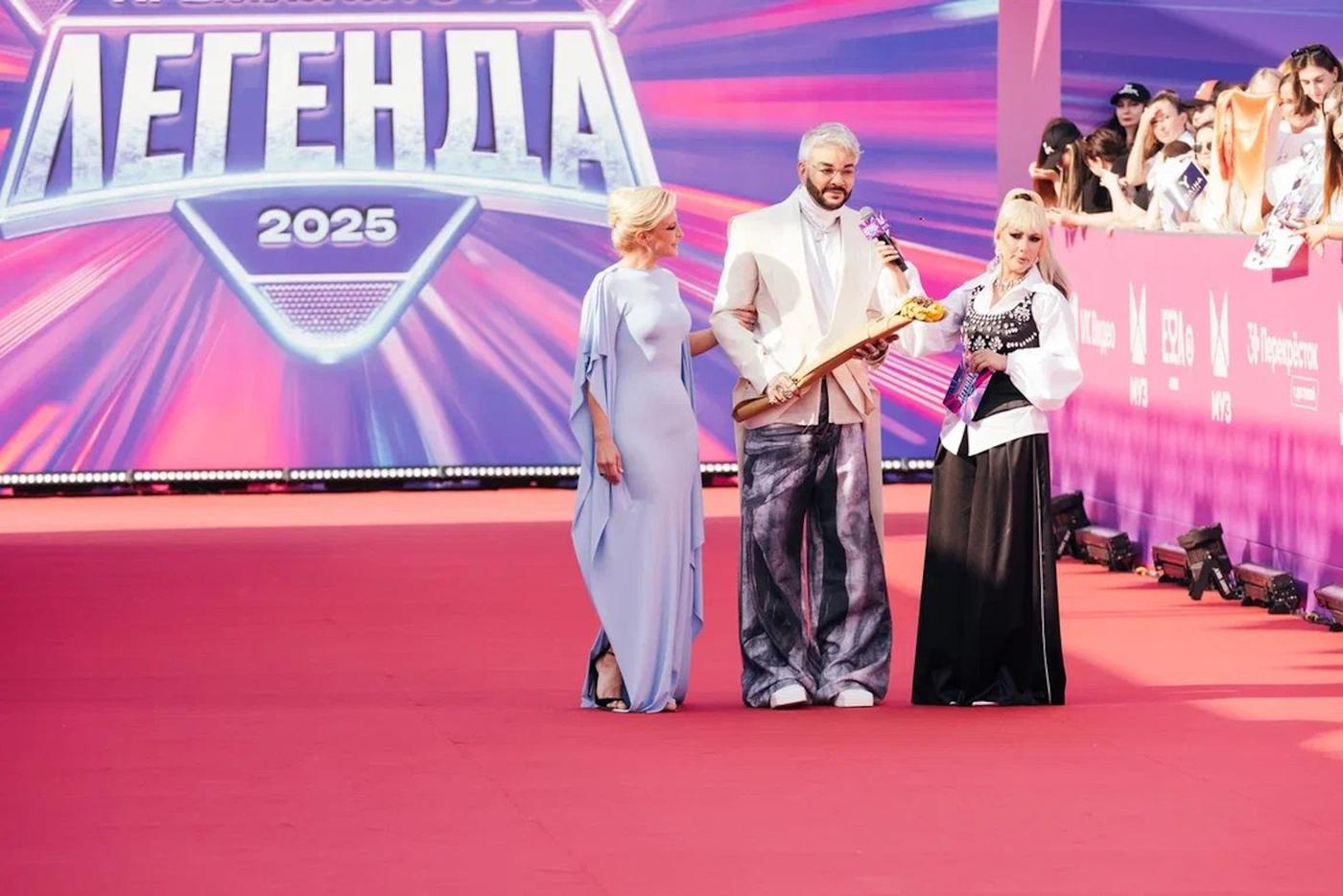 Филипп Киркоров прервал лечение ради премии.