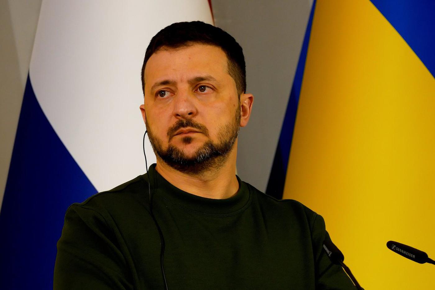 Зеленский хочет обсуждать вопросы территорий самостоятельно