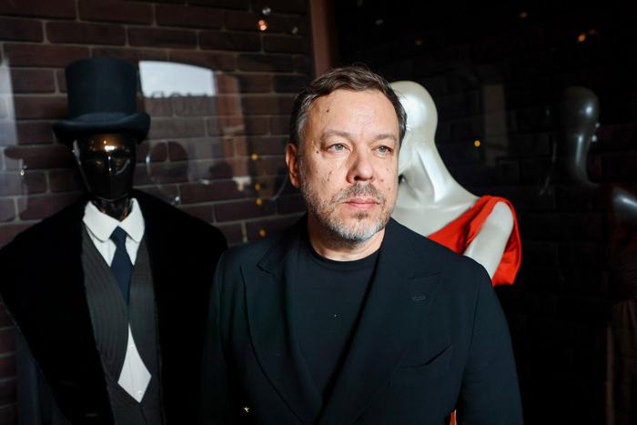 Дягилев наденет жилет, а Фокин – корсет: дизайнер Игорь Чапурин показал костюмы к новому балету