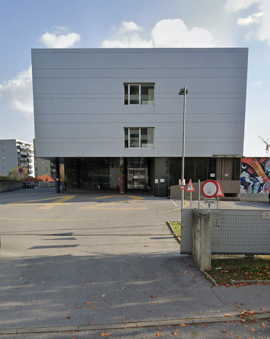 Стрелок убил десять человек в австрийской школе: дети звонили родителям, чтобы попрощаться