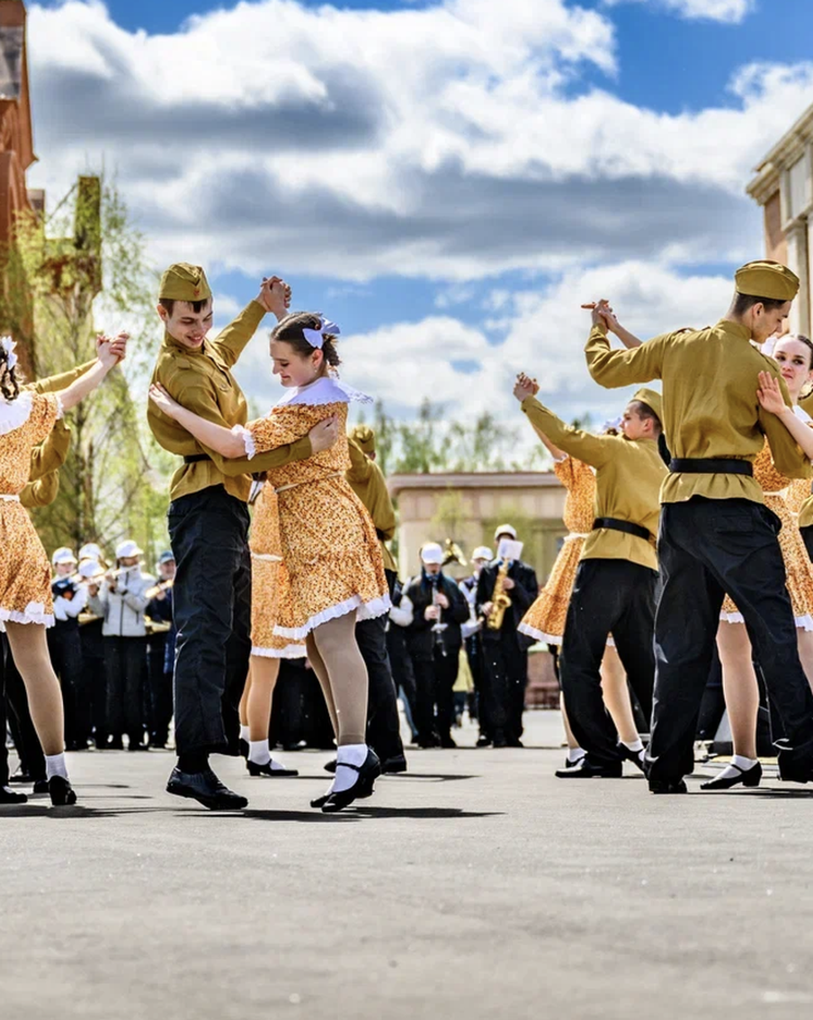 Где в Москве отметить День России: алжирские львы, джаз, сельский вайб