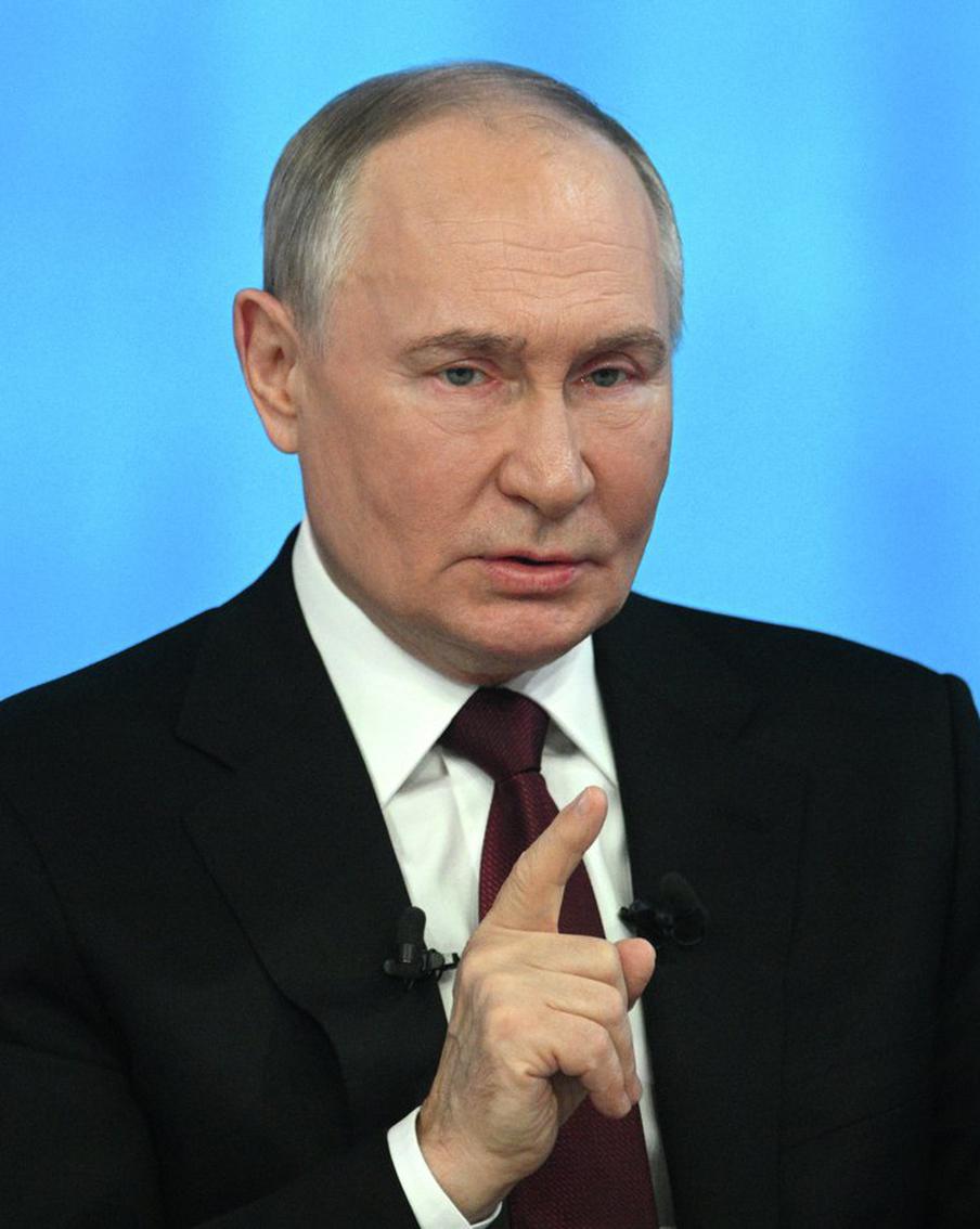 Президент России дал поручение модернизировать базы под новое вооружение