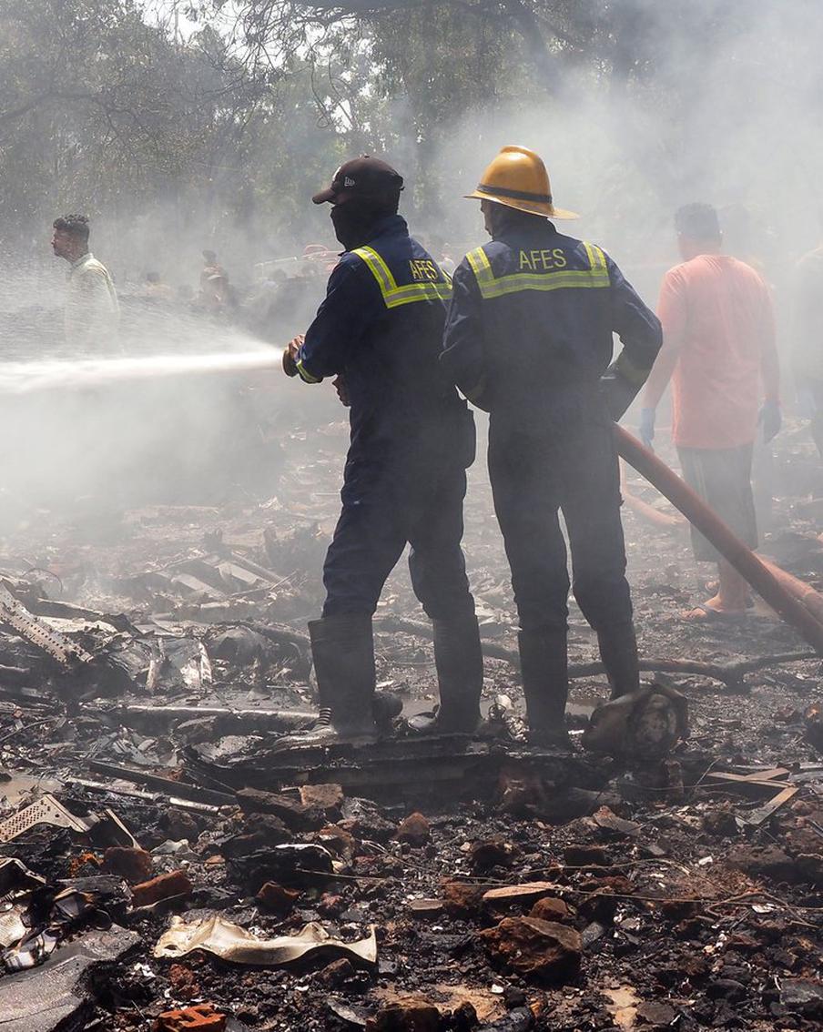 Эксперты назвали предварительную причину крушения самолёта в Гуджарате