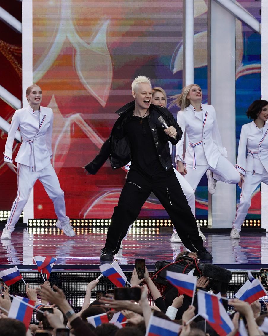 "Прямо по сердцу" или "Гуляй, Россия!" от Shaman: фанаты спорят, какую песню он должен был спеть на конкурсе "Интервидение"