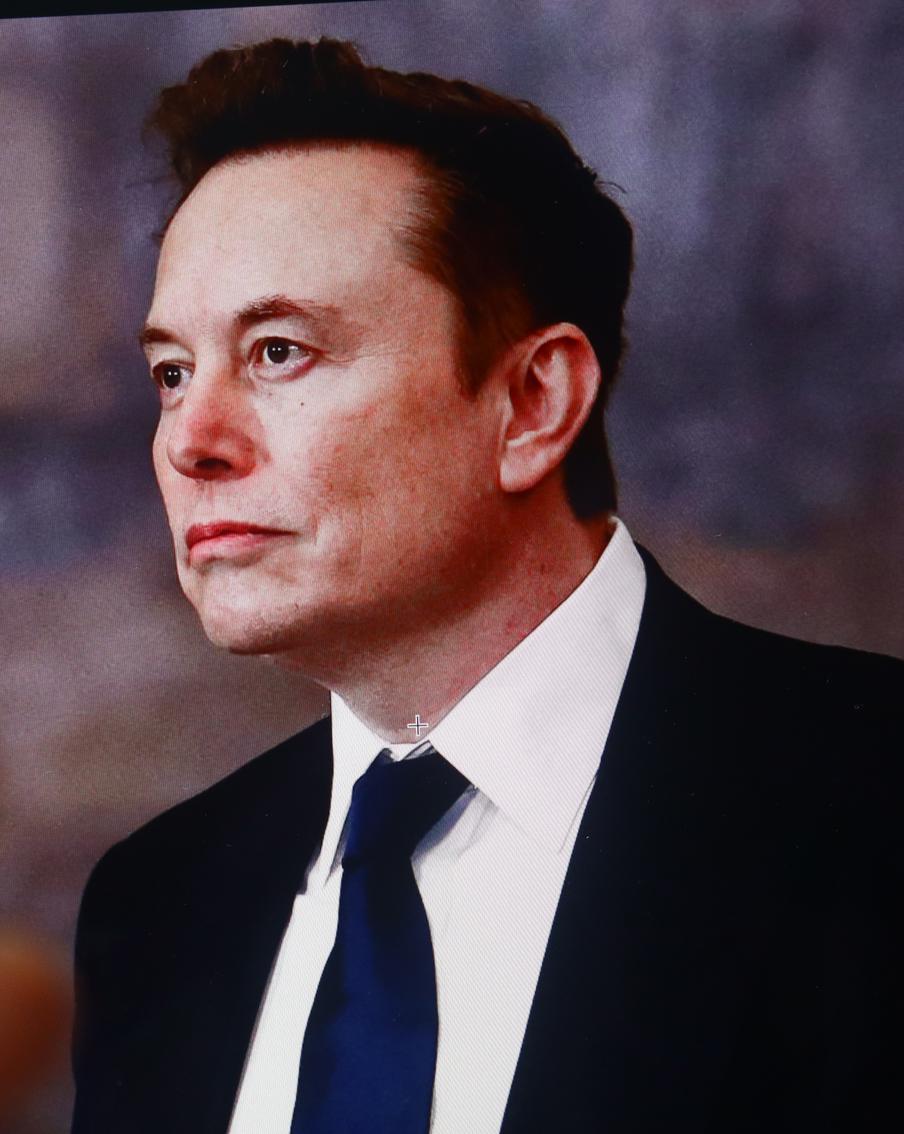 Бывший советник американского президента Илон Маск заявил о необходимости отказаться от использования МКС