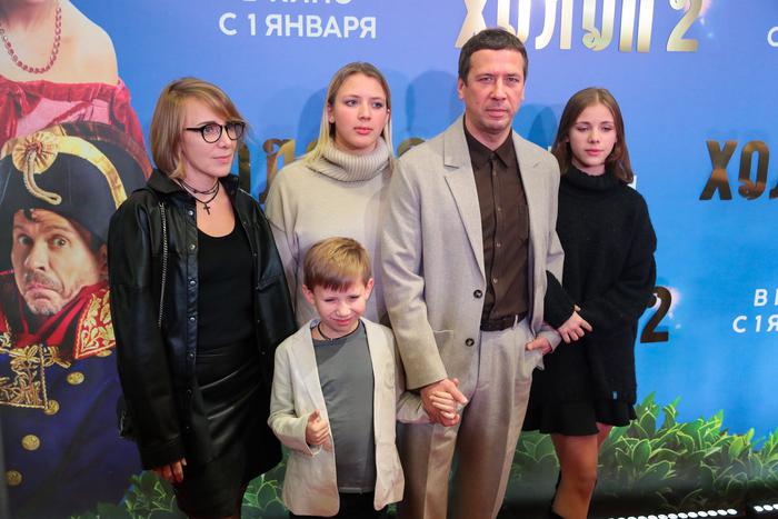 Развод после 20 лет брака: актёр Андрей Мерзликин расстаётся с супругой