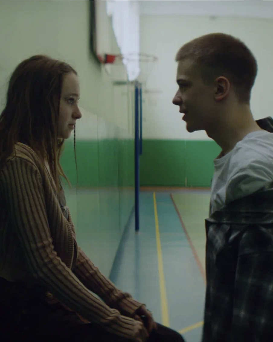 Каким получился новый сериал "Что-то положительное" о лжи в отношениях и её последствиях