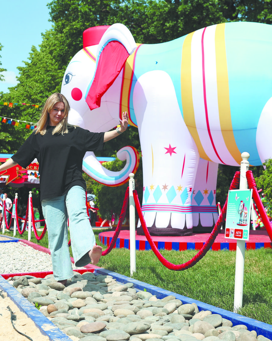 На Цветном бульваре появились свои мальдивский песок и анапская галька