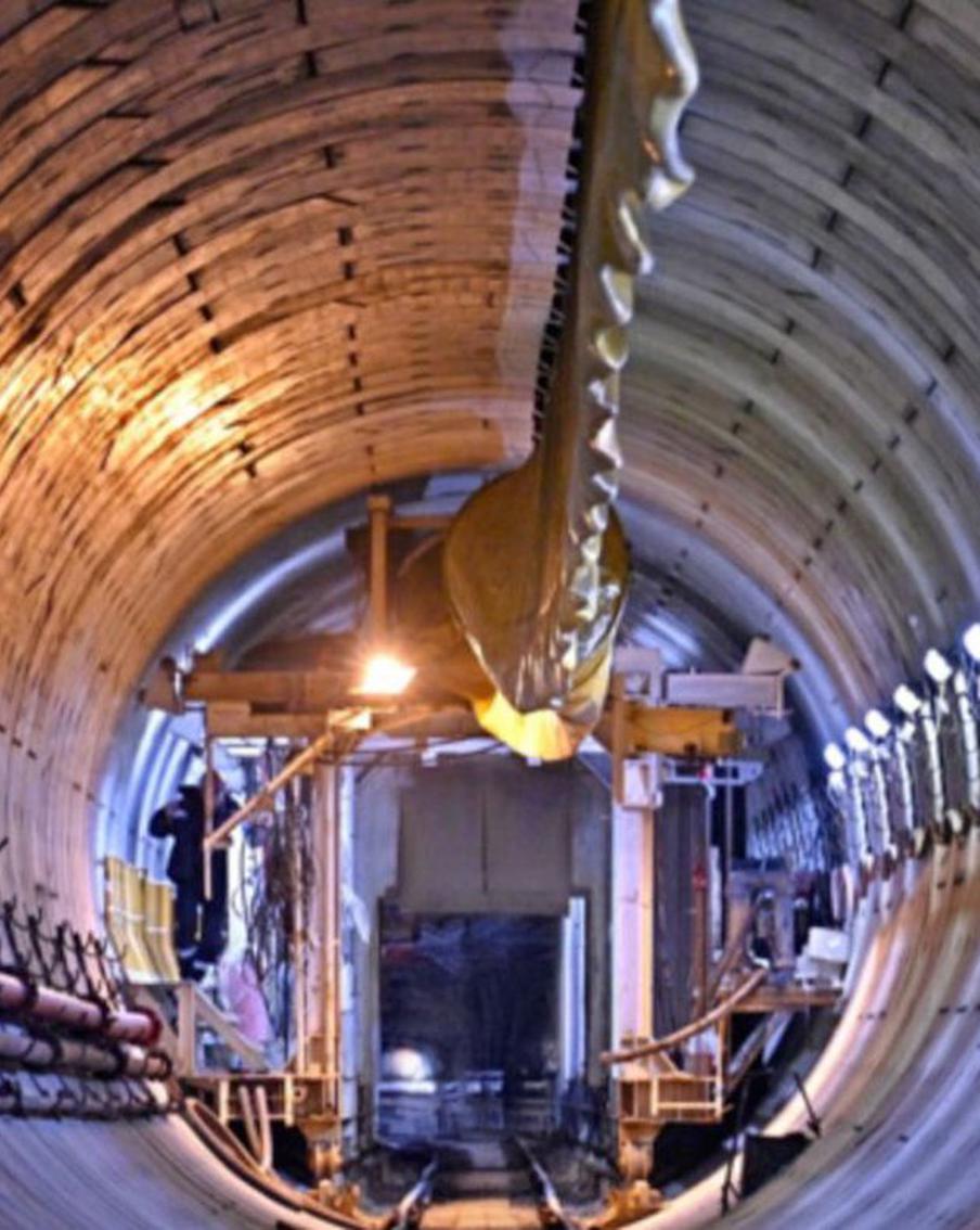 Началось устройство ограждающей конструкции котлована на станции "Кленовый бульвар"