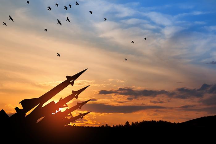 Иран предупредил о новой волне мощных атак современным оружием по Израилю