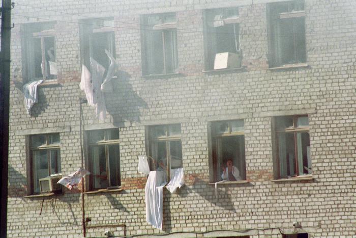 "Террористы могли стрелять в нас, а мы по ним – нет!": 30 лет штурму больницы в Будённовске