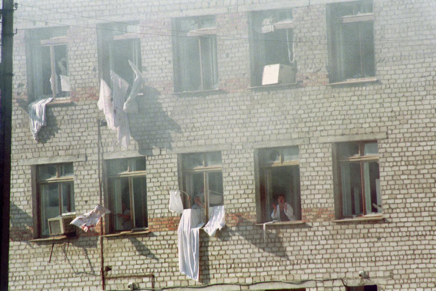"Террористы прикрывались людьми": 30 лет штурму больницы в Будённовске